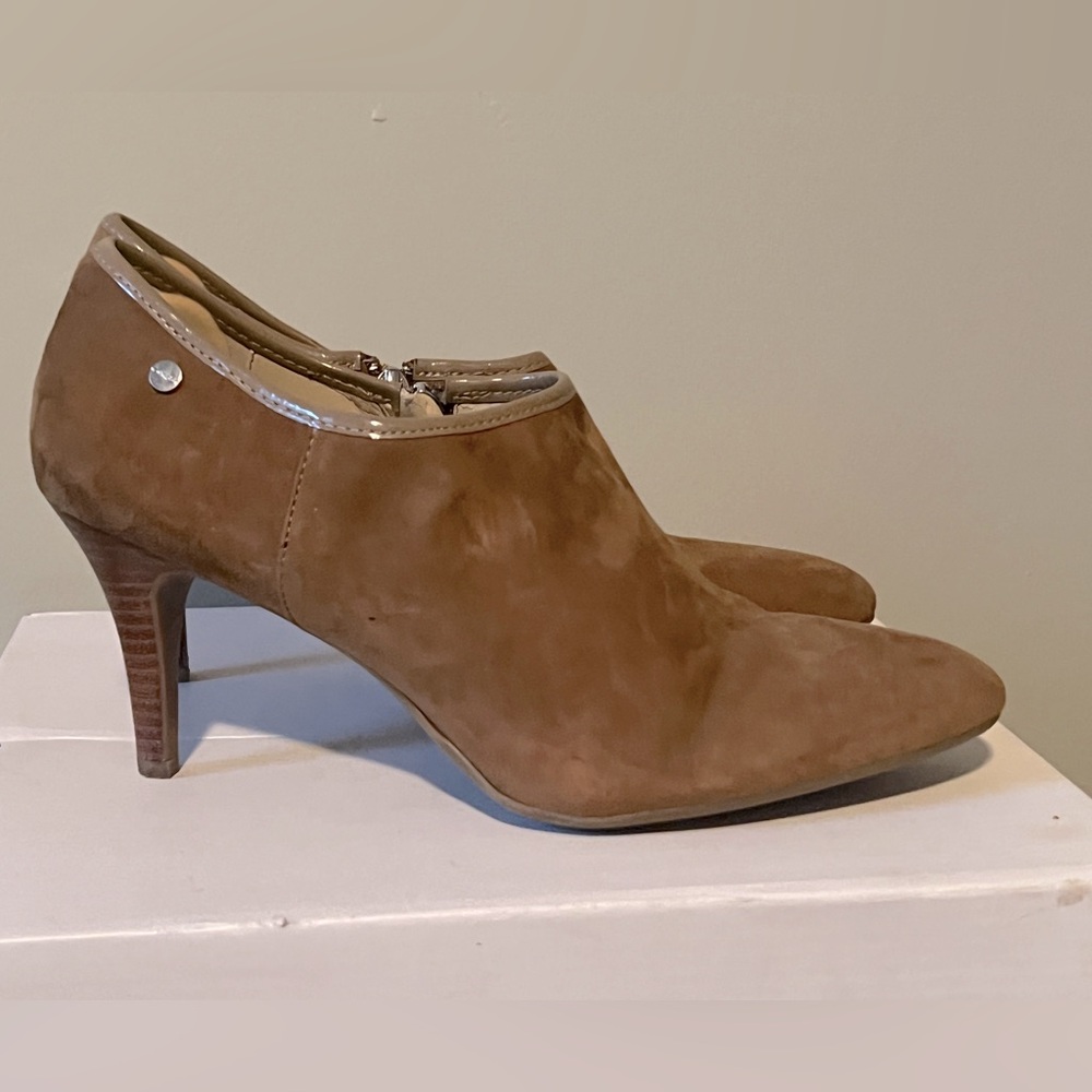 Calvin Klein suede pumps size 10. Brand new- never worn
